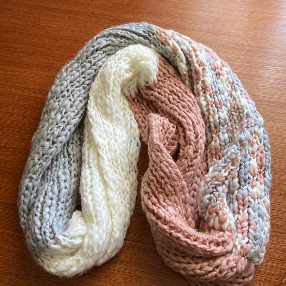 LAST CHANCE Lauren Conrad infinity scarf white pink and silver knitted